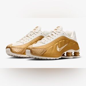 AR3565-010 Nike  Shox R4 Soft Pearl Metallic Gold Size 8.5 Women / 7 Men